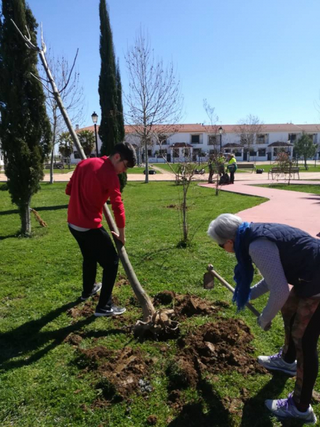 Imagen: La Diputación de Badajoz celebra el Día Internacional de los Bosques con la plantación de árboles en...