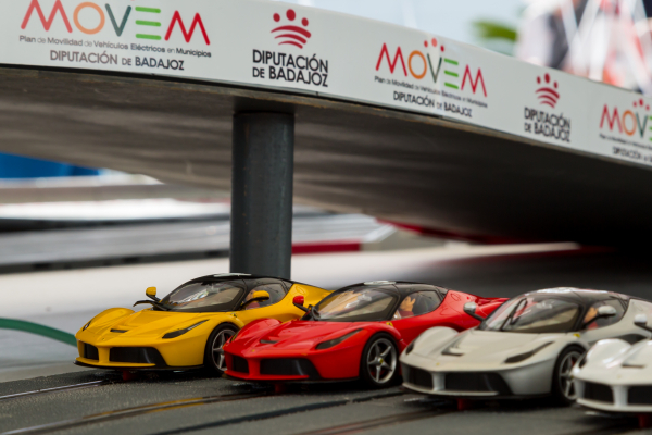 Imagen: El Plan de Movilidad de Vehículos Eléctricos en Municipios (MOVEM) presente en el II Encuentro Ibéri...