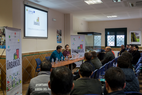 Imagen: El CSEA La Cocosa acoge el seminario “Introducción a la recarga de vehículos eléctricos” 