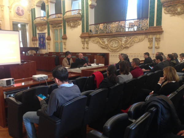 Imagen: Diputación de Badajoz reúne a más de 30 alcaldes para analizar la problemática de los canes abandona...