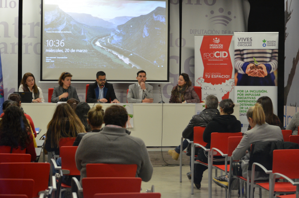 Imagen: La Diputación de Badajoz ha presentado en el CID de  Olivenza la jornada sobre oportunidades de nego...