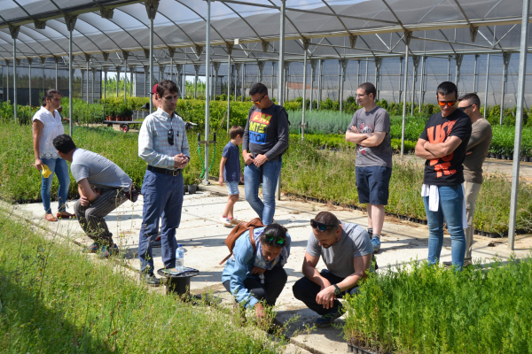 Imagen: Miembros de la base militar General Menacho visitan las instalaciones del Vivero Provincial de Diput...
