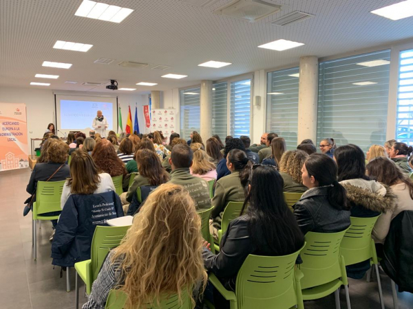 Imagen: Más de 90 personas participan en la segunda jornada de “Formación y Empleo en Europa” organizada por...