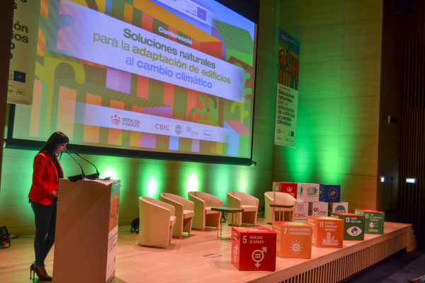 Imagen: Más de un centenar de personas se reúnen en Badajoz para luchar contra el cambio climático a través...