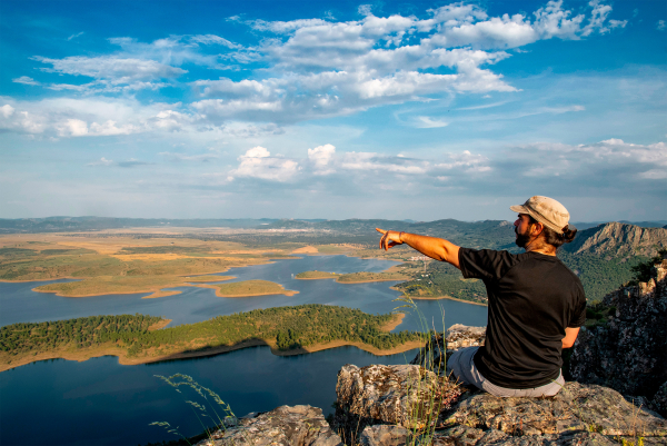 Imagen: La Reserva de la Biosfera de La Siberia, en colaboración con la Diputación de Badajoz, promueve una...