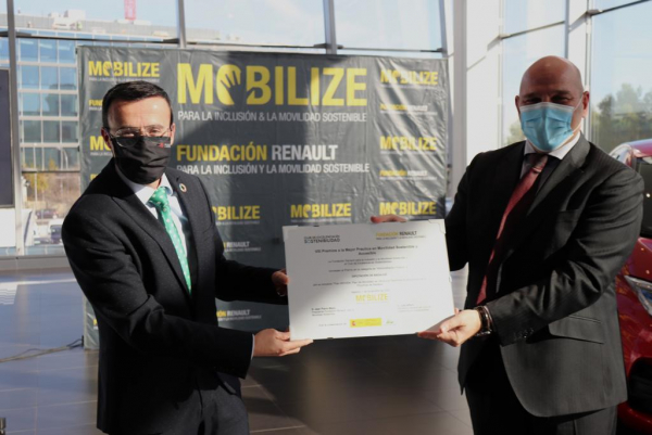 Imagen: Renault concede al Plan Movem de la Diputación de Badajoz uno de los premios a la mejor práctica en...