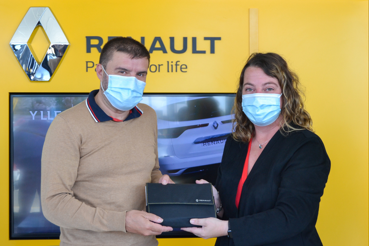 El Vivero Provincial de la Diputación de Badajoz incorpora a su flota un vehículo 100% eléctrico