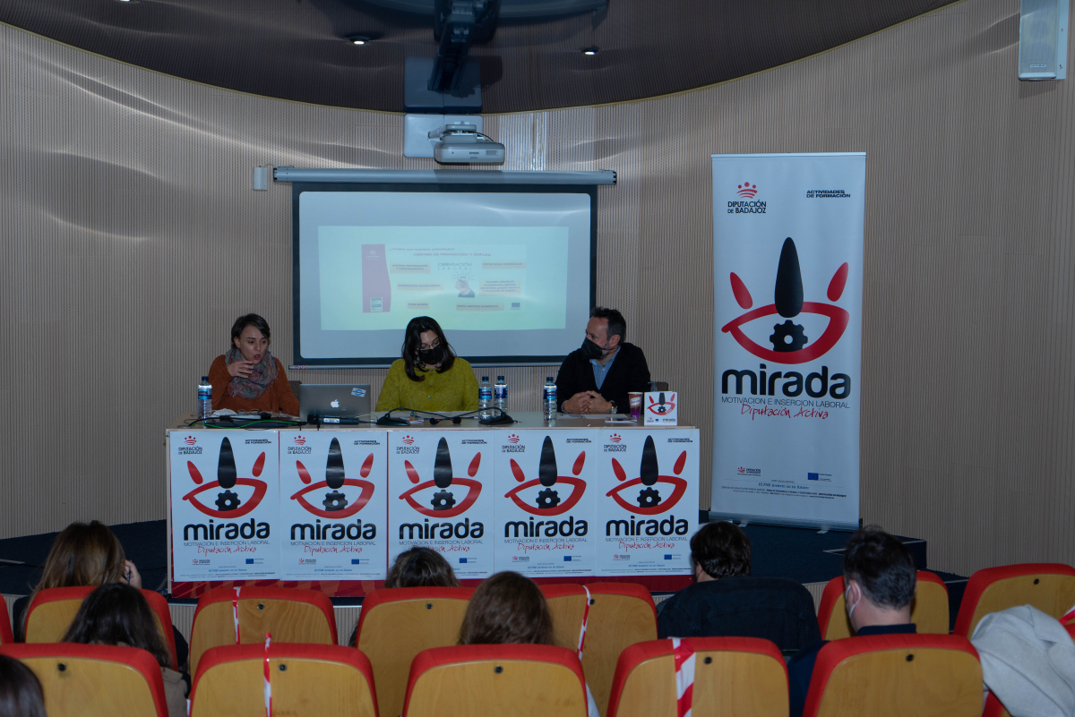 La Diputación de Badajoz celebra una jornada de Intercambio de buenas prácticas orientadas a la gestión de proyectos financiados por el Fondo Social Europeo