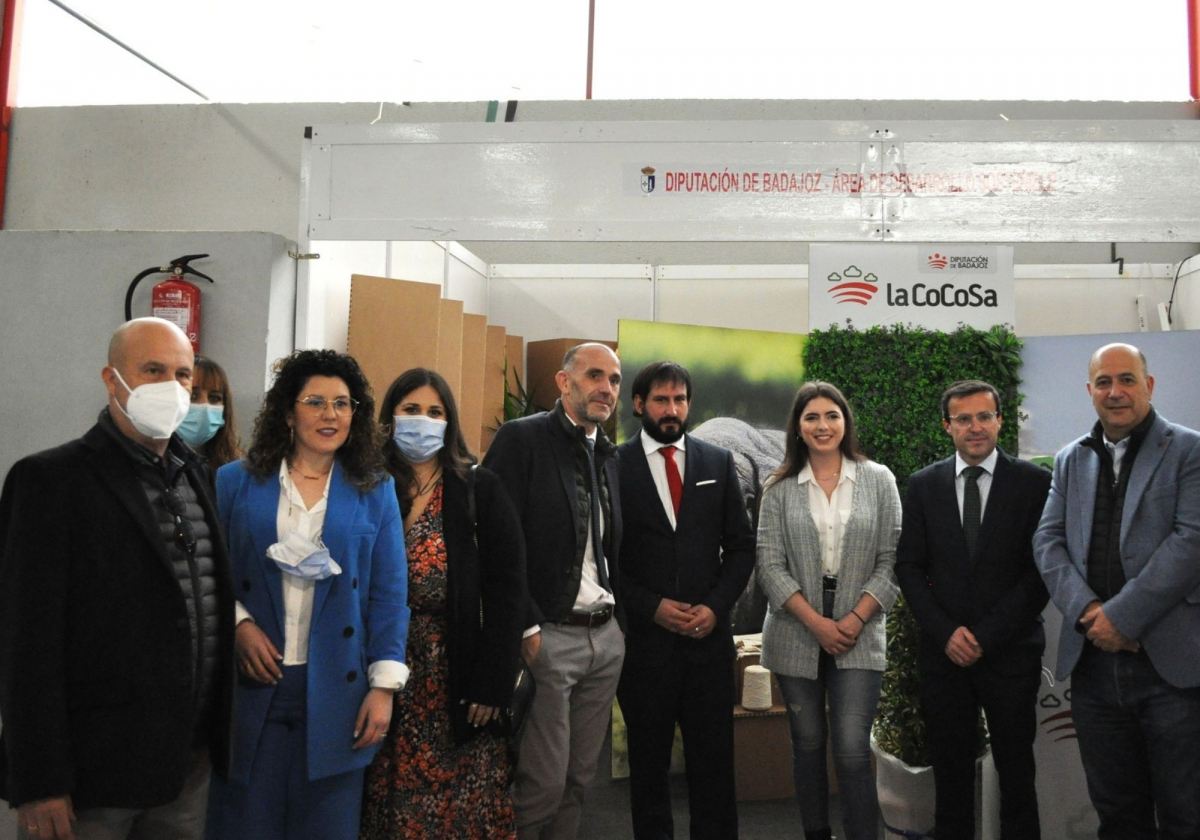 La Diputación de Badajoz participa en la subasta de la XXIII Feria-Artesanal Ganadera de La Coronada