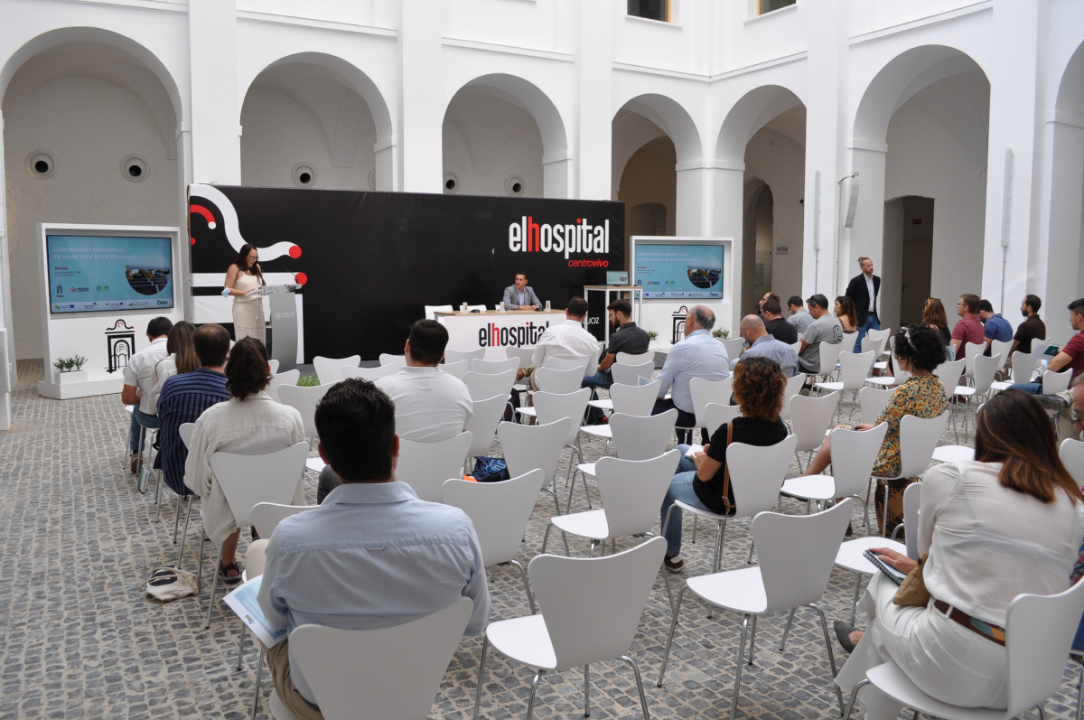 El Hospital ha acogido una jornada explicativa sobre Comunidades Energéticas en municipios de Extremadura
