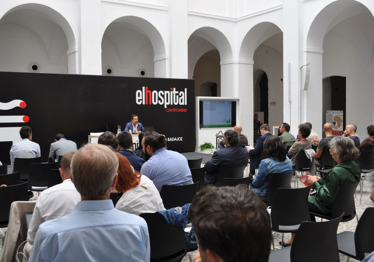 Jornada sobre ‘’Transición Energética en Extremadura: Transporte y Edificación’’ en El Hospital