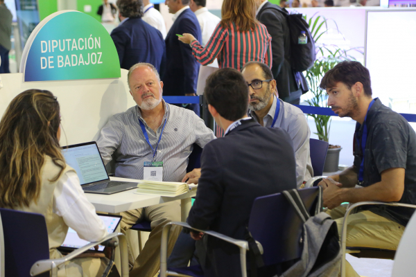 Imagen: La Diputación de Badajoz presenta sus proyectos de movilidad sostenible en el Foro Greencities 2022...