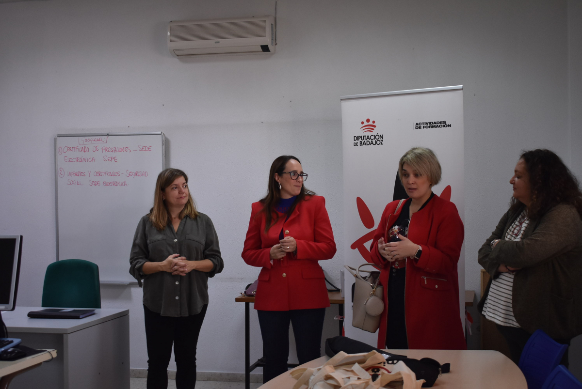 Comienza en Aceuchal el curso de formación de ‘Olivicultura, Poda de Olivos y su Comercialización’