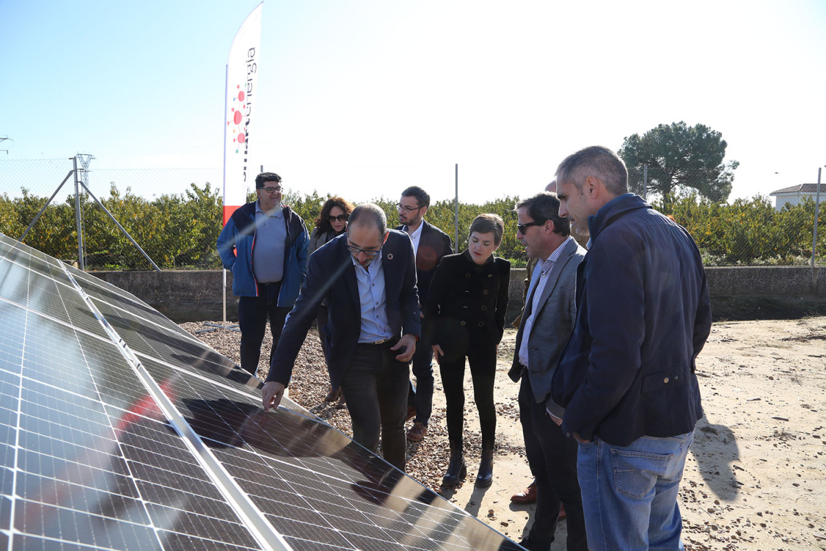 El presidente de la Diputación presenta el proyecto de instalación de paneles fotovoltaicos para autoconsumo en los centros del ciclo integral del agua