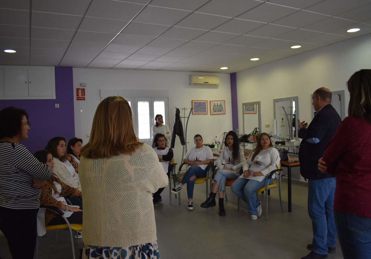 Clausura de la acción formativa de “Servicios Auxiliares de Estética’’ en Usagre