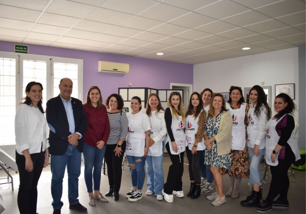 Imagen: Clausura de la acción formativa de “Servicios Auxiliares de Estética’’ en Usagre