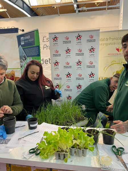 Imagen: La Unidad de Promoción y Desarrollo de Badajoz Guadiana XI presente en la 35º edición de AGROEXPO