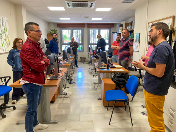 Imagen: Raúl Jareño inicia su actividad como diputado de Transición Ecológica conociendo a su nuevo equipo d...