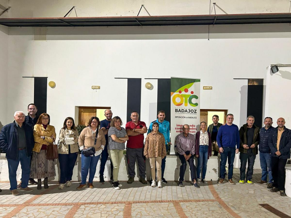 Imagen: Casas de Don Pedro y Esparragosa de la Serena dan sus primeros pasos para constituir su Comunidad En...