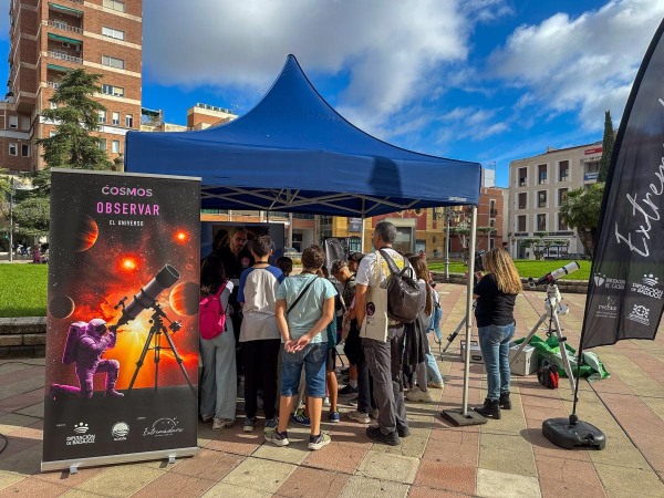 Imagen: Más de 1.000 personas disfrutan de la primera Semana de la Astronomía organizada por la Diputación d...