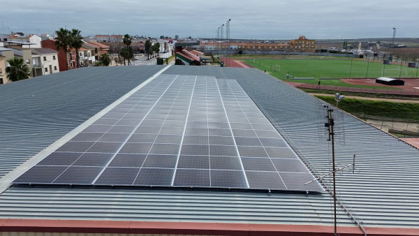 Imagen: La Diputación de Badajoz impulsa en Almendralejo la comunidad energética ‘Vendimia Solar’ para fomen...